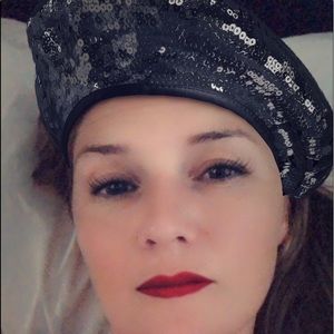 Meet your Posher, Roxanne